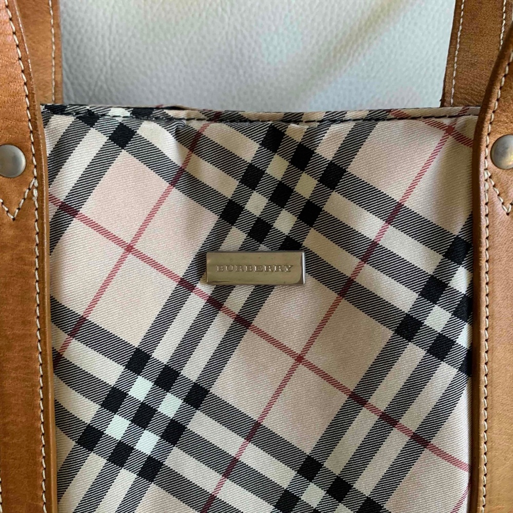Authentic Burberry Designer Bag - Picture 3 of 9